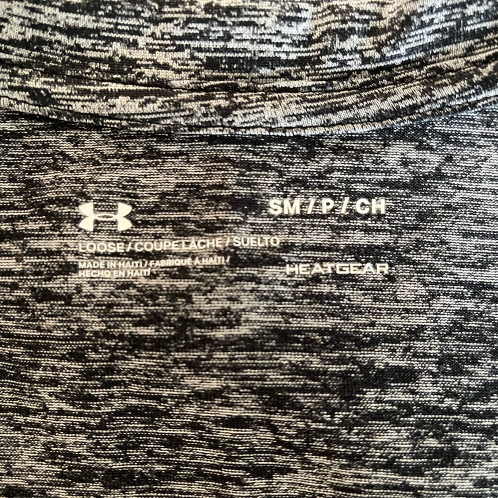 Under Armour Women’s Gray Fitted Short Sleeve Tee - Size Small - Picture 5 of 9